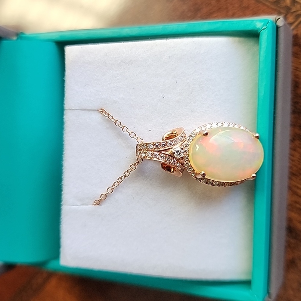 Effy 14k Rose Gold diamond Opal necklace - Picture 2 of 2